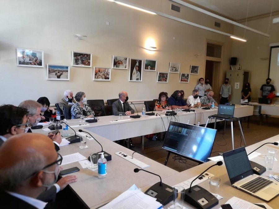 d9db825e422ebda626554a84f9df350a_XL