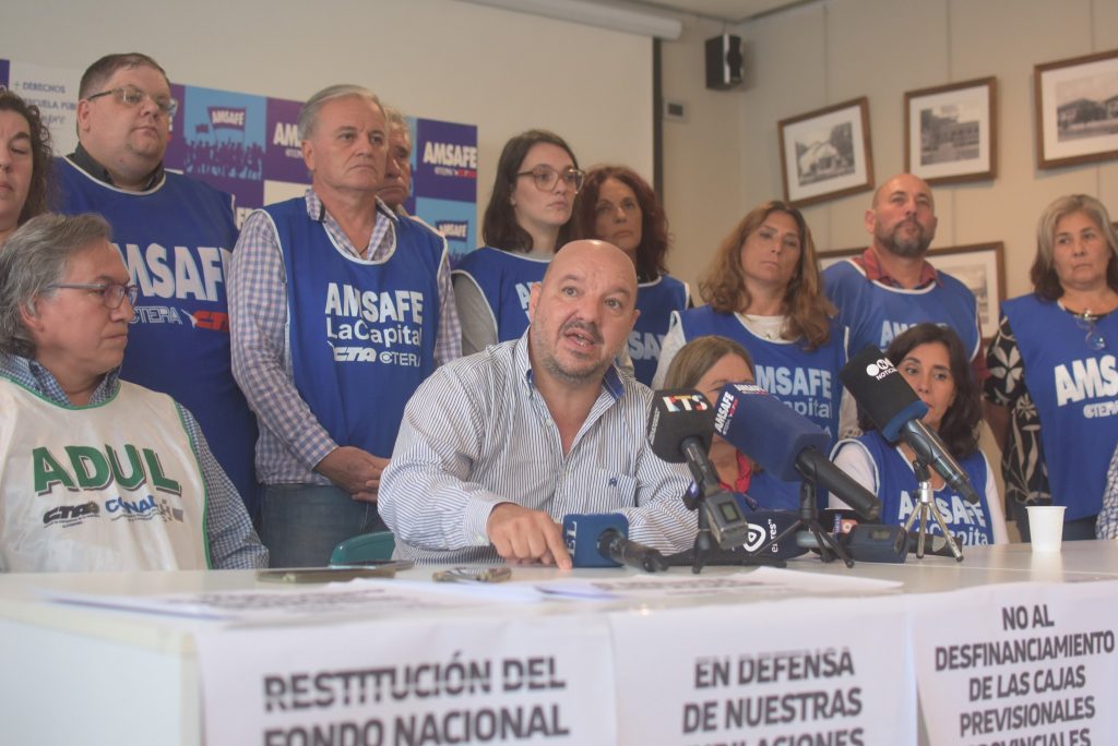 CONFERENCIA DE PRENSA DE AMSAFE Y ADUL