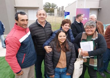 ENTREGA DE 20 VIVIENDAS A DOCENTES DE LA CIUDAD DE VERA