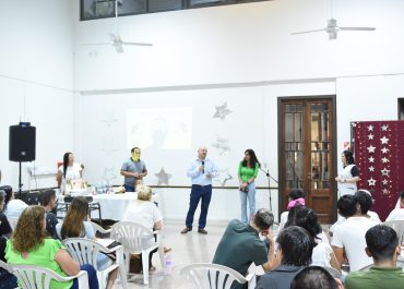 LA CAPITAL: AMSAFE ACOMPAÑÓ EL ACTO DE EGRESADOS DEL NÚCLEO EDUCATIVO N.º 10.013 DE EDUCACIÓN PARA JÓVENES Y ADULTOS