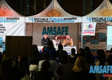 26/05 VENADO TUERTO: LA CARPA BLANCA DE LA DIGNIDAD DOCENTE SIGUE RECORRIENDO LA PROVINCIA