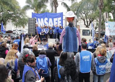 AMSAFE ENTREGÓ CERCA DE 20.000 FIRMAS PARA EXIGIR LA DEROGACIÓN DE LA REFORMA PREVISIONAL