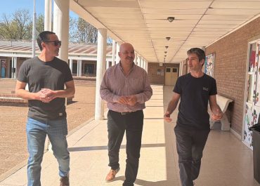 SAN MARTÍN: RODRIGO ALONSO PARTICIPÓ DE LA FIRMA DE DONACIÓN DEL TERRENO DE LA DELEGACIÓN, VISITÓ LA E.E.T.P. N° 343 Y DIALOGÓ CON MEDIOS LOCALES EN EL TRÉBOL
