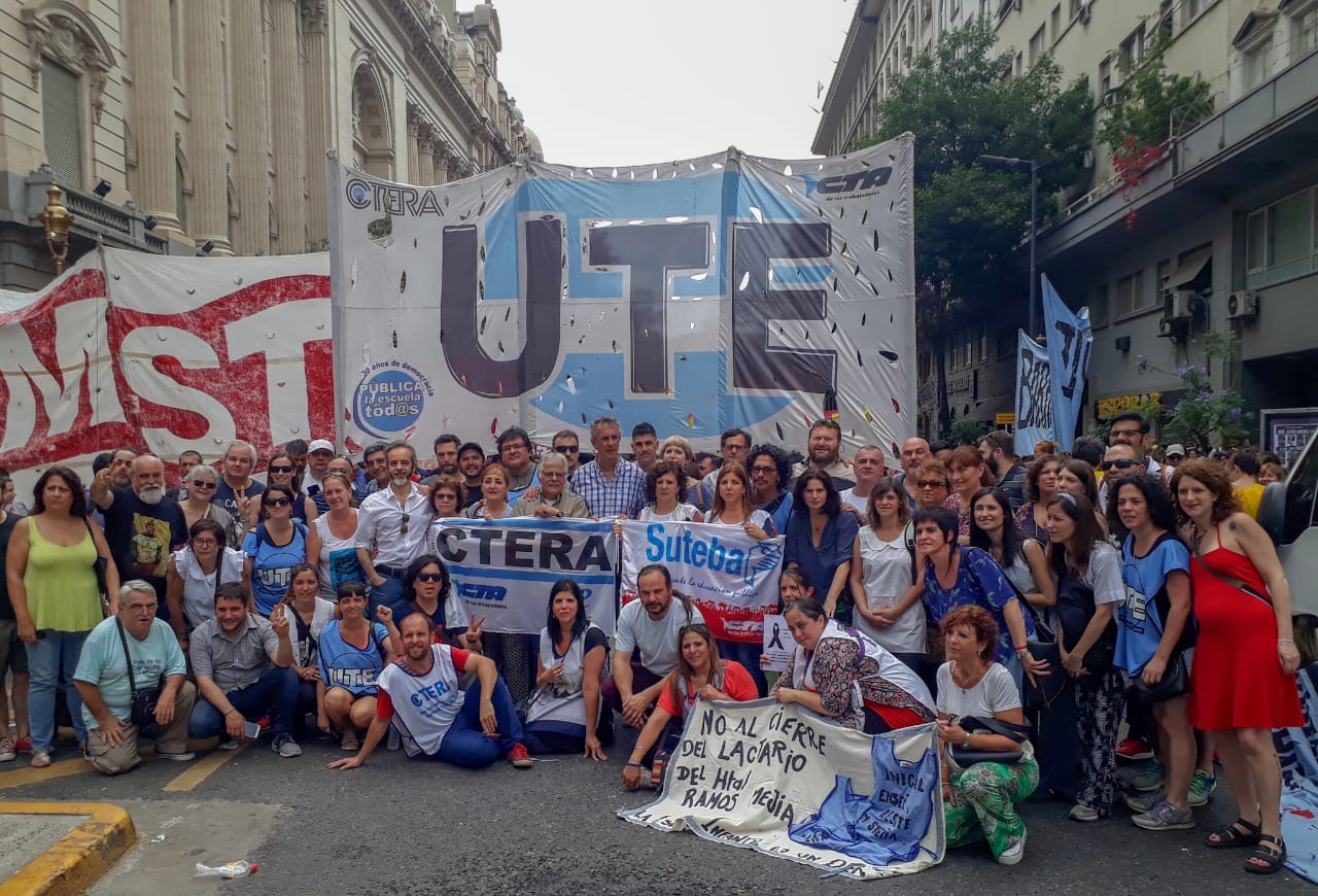 46501723_2181804385394823_660223175900004352_o